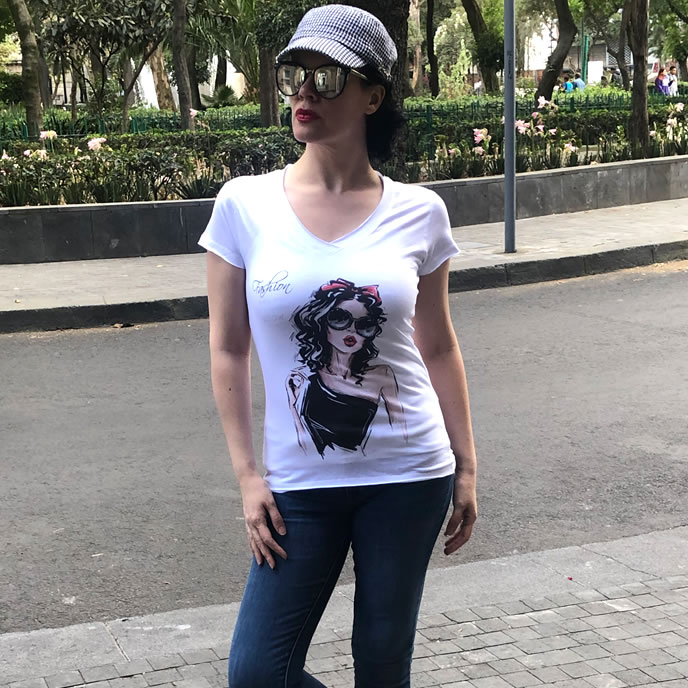 Sexy Woman Showing Shoulder Fashion Quote!
